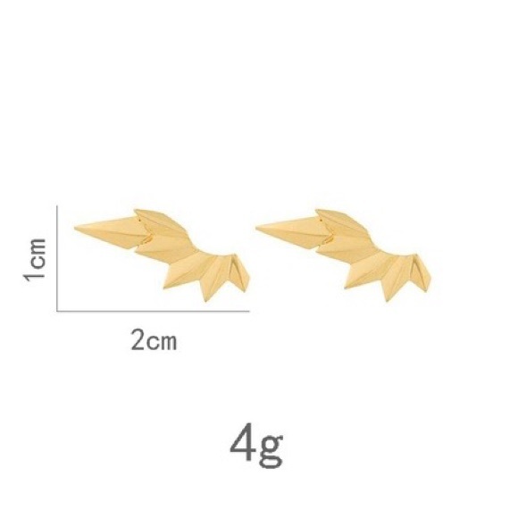 Absolutely stunning bohemian retro geometric wings shape gold stud earring - Picture 5 of 5